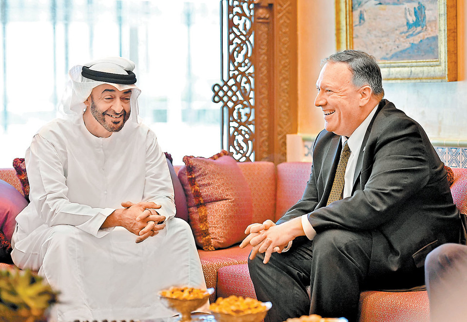 Pompeo se reunió con Mohammed bin Zayed al-Nahyan, príncipe heredero del emirato de Abu Dabi. (Reuters)