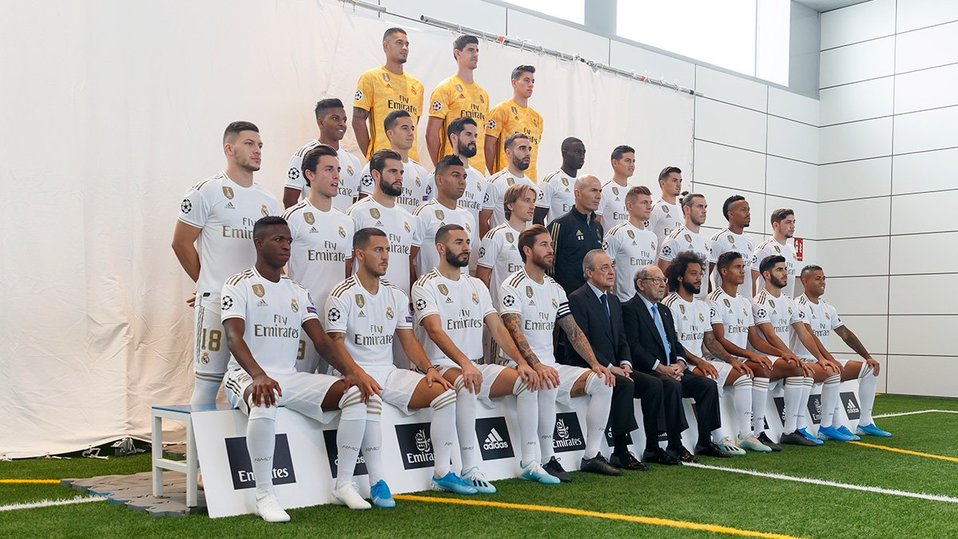 Real Madrid se toma la foto oficial de la temporada (Twitter @realmadrid)