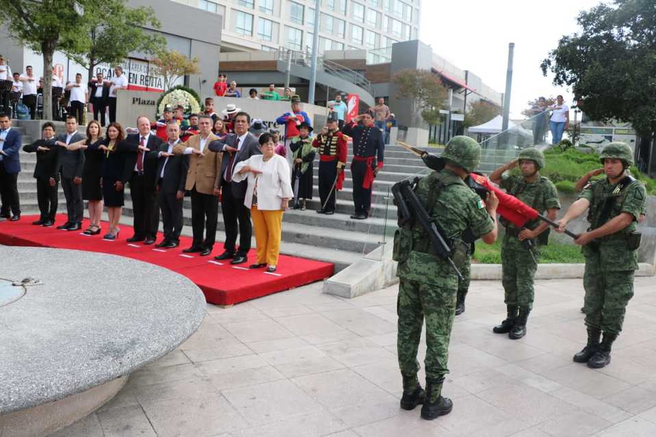 Autoridades y ciudadanos conmemoraron el 173 aniversario de la Batalla de Monterrey en Santa Lucía. (Foto: Gustavo Mendoza)