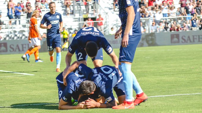 Momento después del gol (Twitter: @SacRepublicFC)