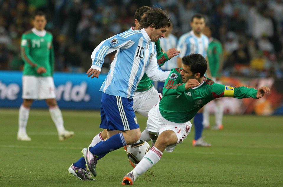 Rafael Márquez y Lionel Messi (Mexsport)