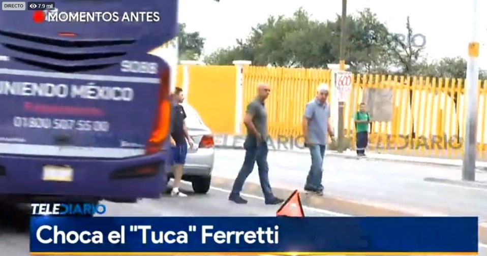 Ricardo Ferretti choca rumbo a entrenamiento de Tigres (Multimedios)