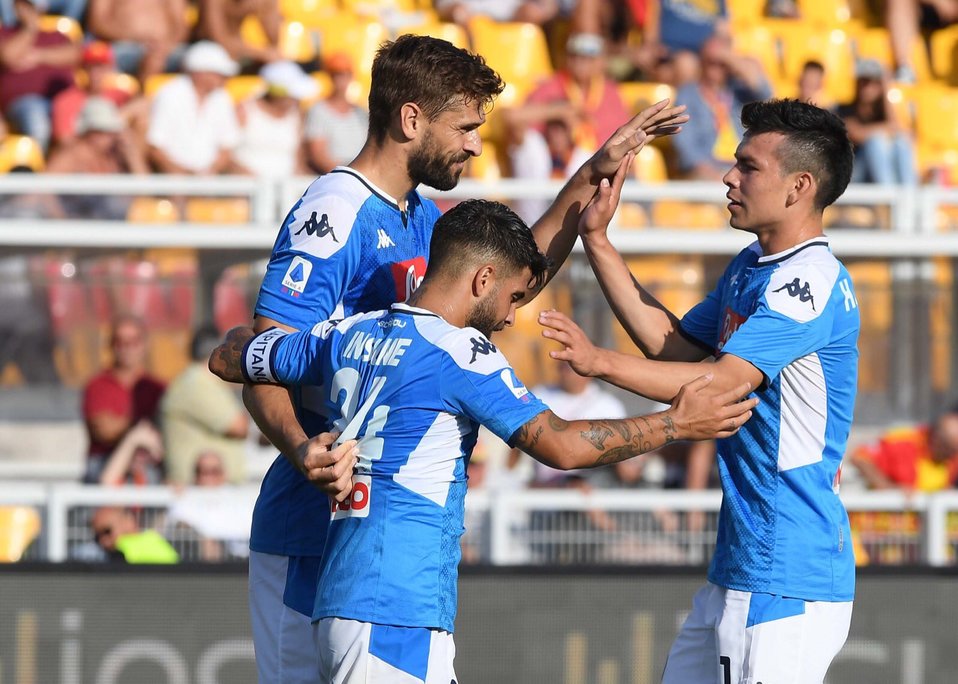 'Chucky' Lozano tuvo minutos de juego en el triunfo del Napoli sobre el Lecce (Twitter @sscnapoliES)