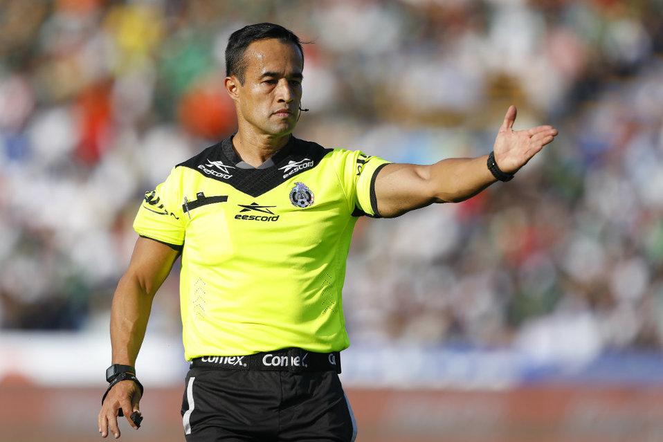 Jorge Isaac Rojas pitará el partido Cruz Azul vs Monterrey de la jornada 11 de la Liga MX (Imago7)