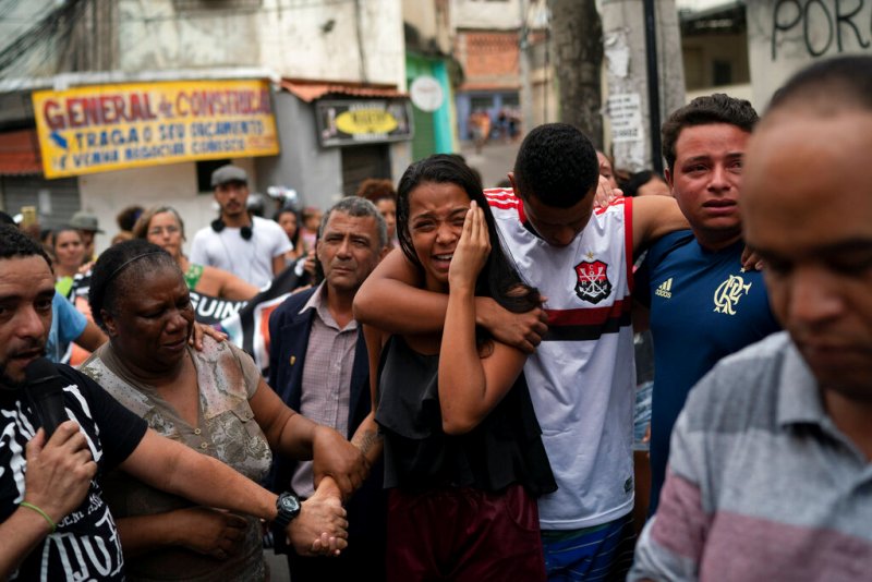 La muerte de la pequeña también levantó críticas a una propuesta de ley anticrimen del gobierno. (AP)