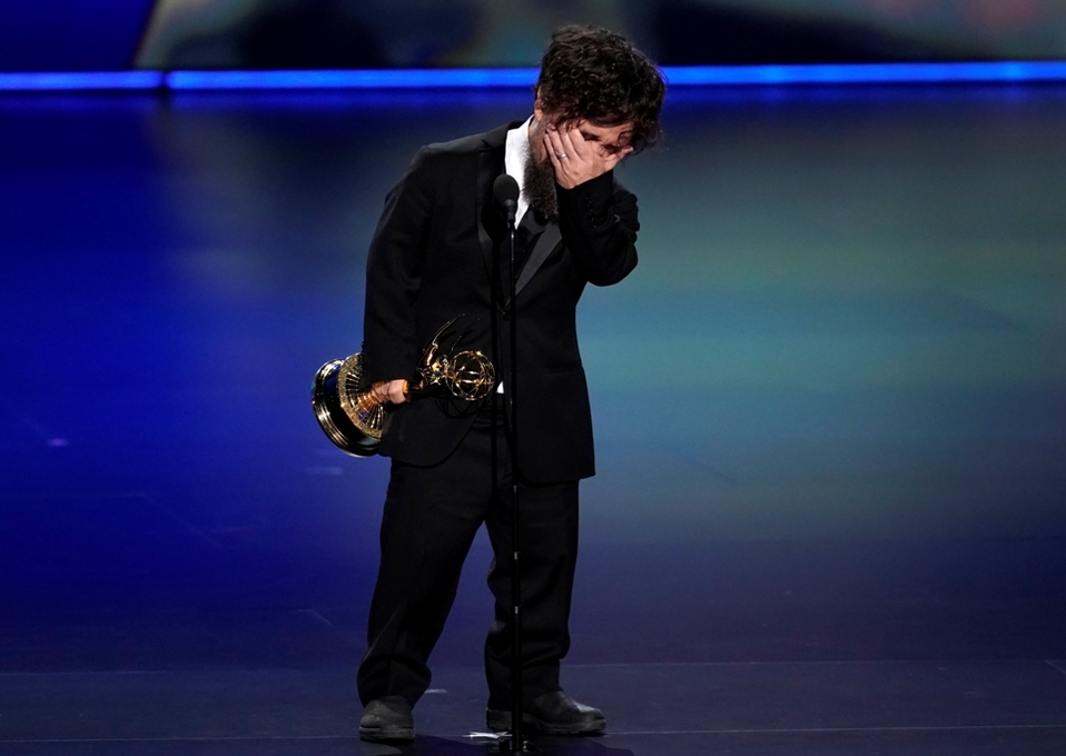 Peter Dinklage al recibir su premio Emmy al Mejor Actor de Reparto en una Serie Dramática por su papel en 'Game of Thrones' (Reuters).