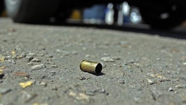 Se dio a conocer que los impactos al aire fueron realizados con armas largas.