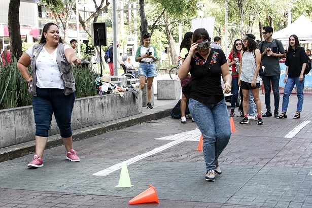 En la Vía Recreactiva simularon estado de ebriedad pro el día mundial sin automóvil. (Franco González)