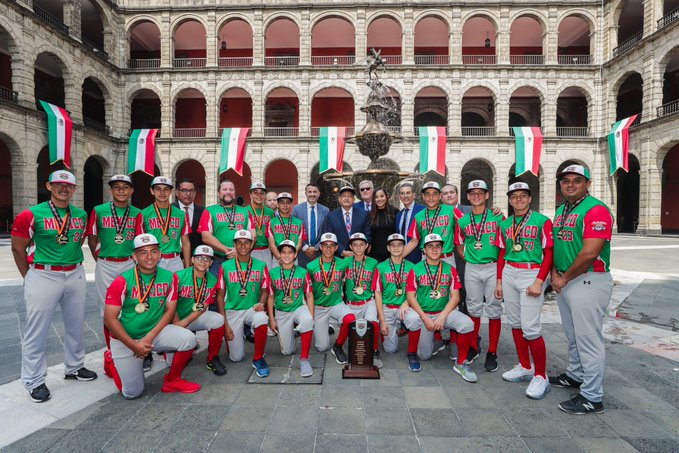 AMLO se reúne con campeones de la Serie Mundial Cal Ripken Jr. 2019/Especial.