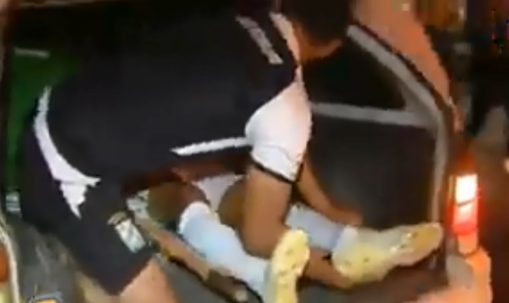 Jugador de Bolivia se fractura y lo trasladan al hospital en taxi (Especial)