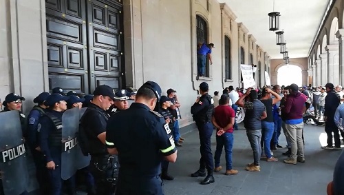 La avenida Lerdo está cerrada. (Abadiel Martínez)