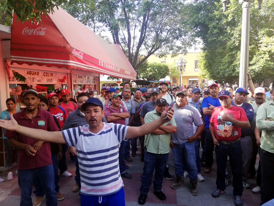 El paro lo realizaron los trabajadores en la mañana de este lunes. (Especial)