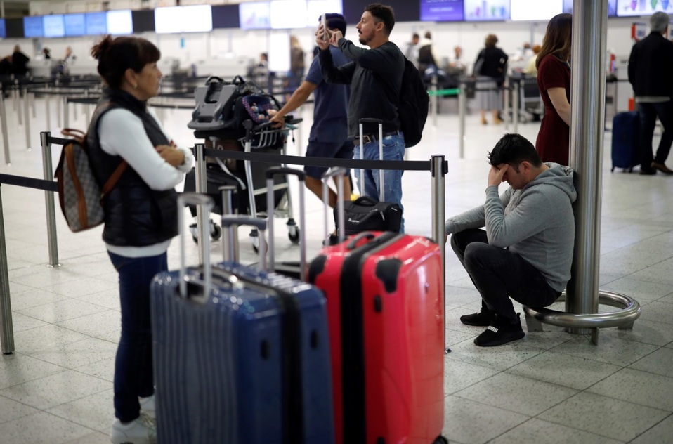 Turistas afectados por el colapso de Thomas Cook (AFP)
