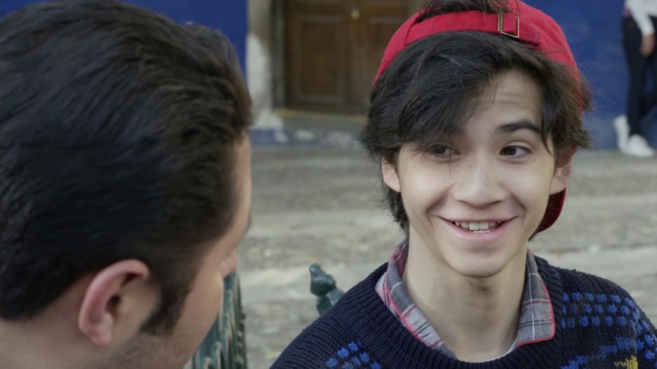 Fotograma de Sonriendo con el corazón de Alex Sánchez (Cortesía)