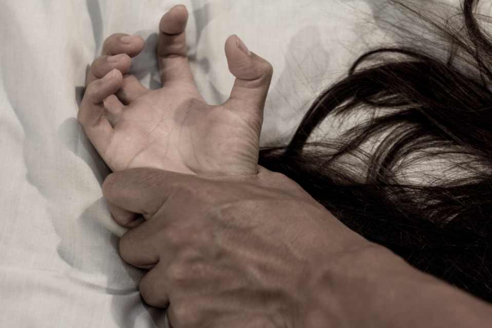 Una mujer fue asaltada y violada en su casa por supuestos integrantes de una organización criminal | Shutterstock