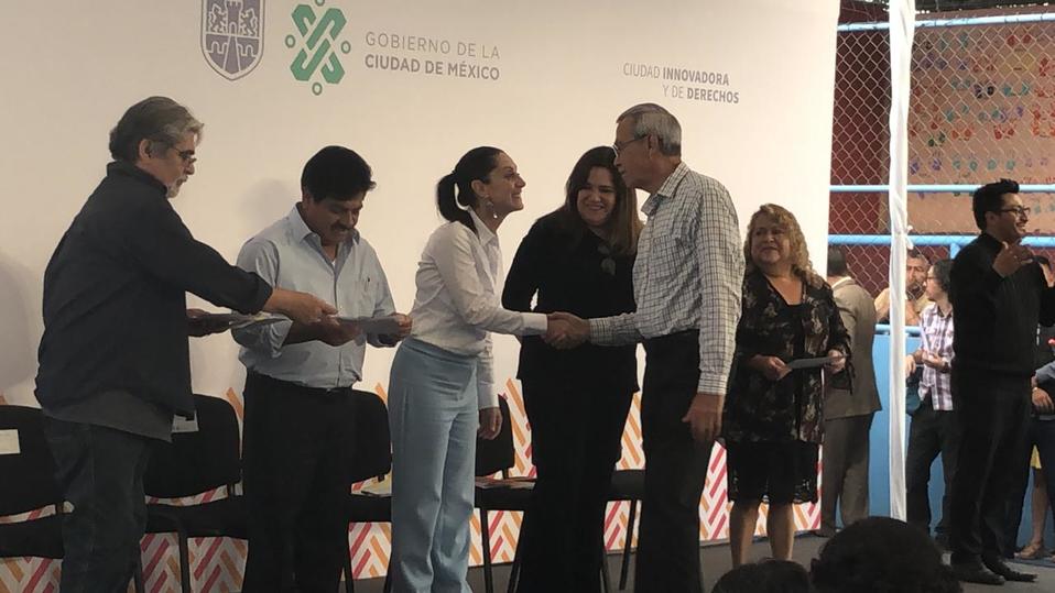 Sheinbaum entregó recursos para rehabilitar unidades habitacionales en la GAM. (Jorge Almazán)