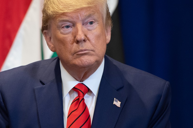 Trump tacha de "acoso" y "caza de brujas" el anuncio de juicio político. (AFP)