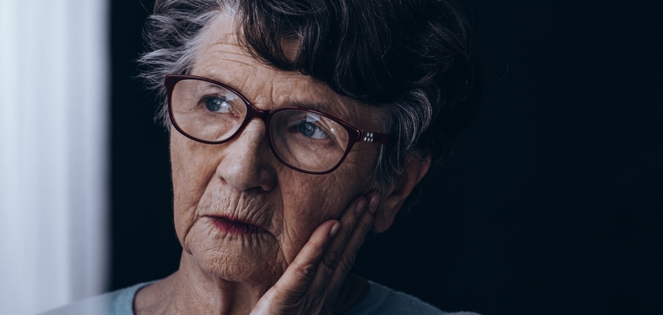 Alzheimer podría ser tratado con dispositivo que da resultados en dos meses (Shutterstock).