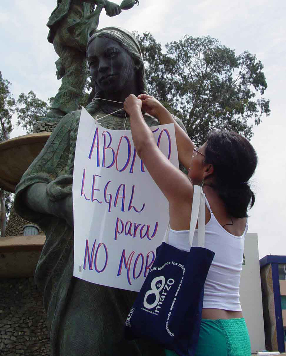 Protesta para despenalizar el aborto en Oaxaca. (Archivo Cuartoscuro)