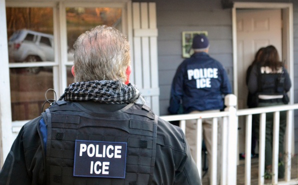 Muchos de los arrestados contaban con una orden de detención emitida por las autoridades migratorias. (Archivo)