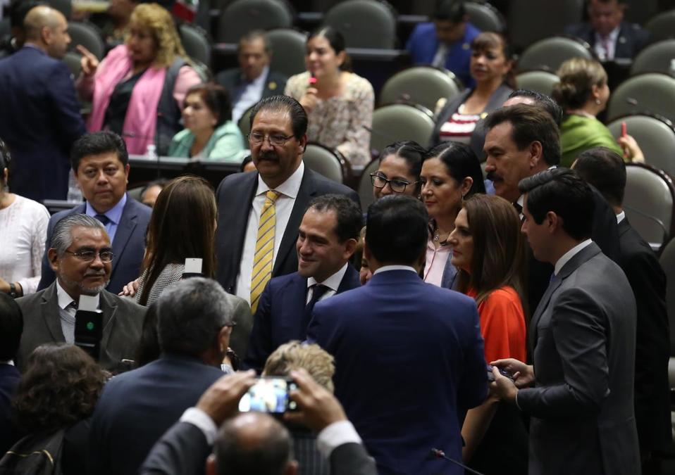 El secretario de Hacienda, Arturo Herrera fue increpado tras su comparecencia (Octavio Hoyos)
