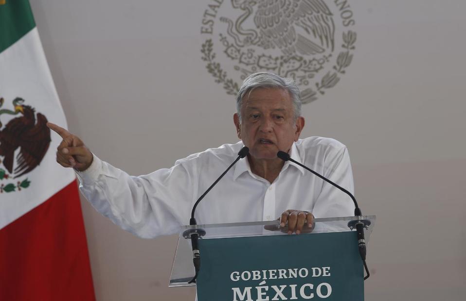 AMLO dijo al INE que siempre ha combatido los fraudes/Héctor Téllez.