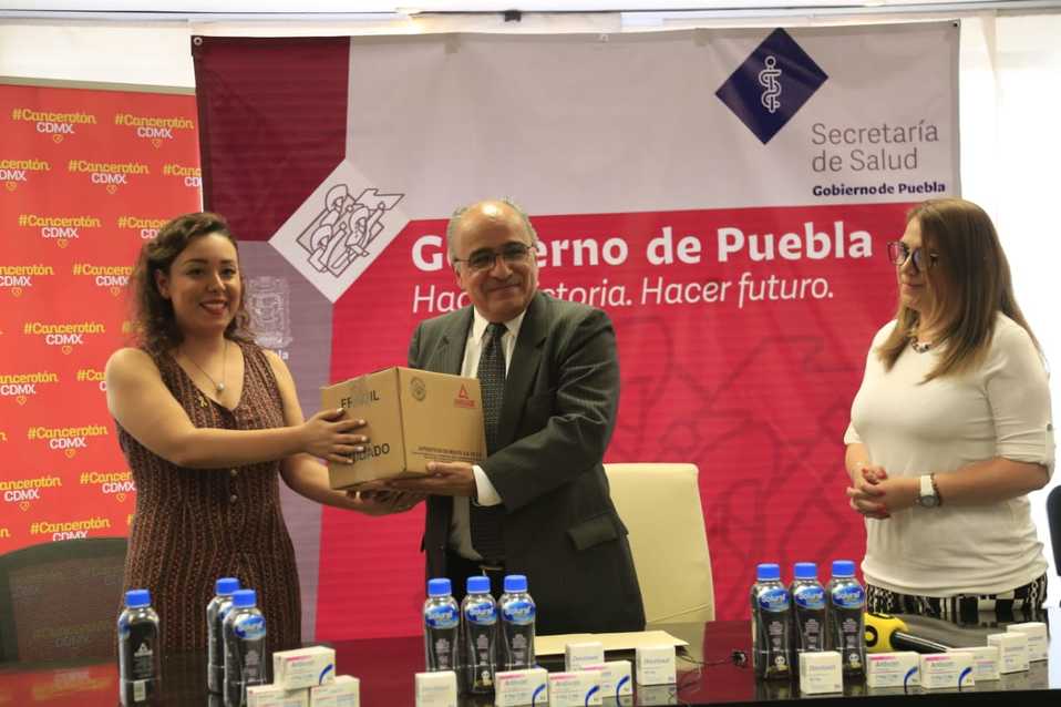 Donan medicamento para el tratemiento de cáncer en Puebla (Andrés Lobato)