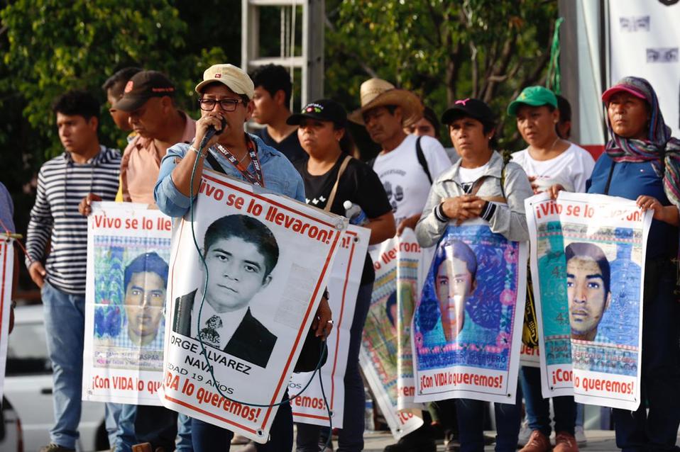 Mitin de estudiantes y padres de los 43 normalistas de desaparecidos de Ayotzinapa | Nelly Salas