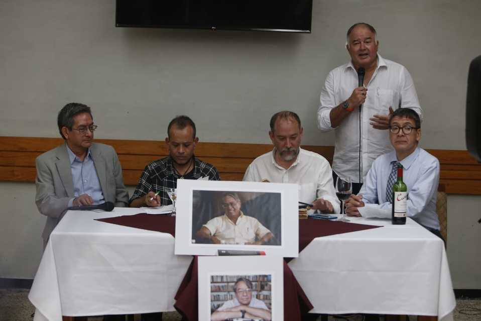 Rinden homenaje a José Agustín (Ariana Pérez).