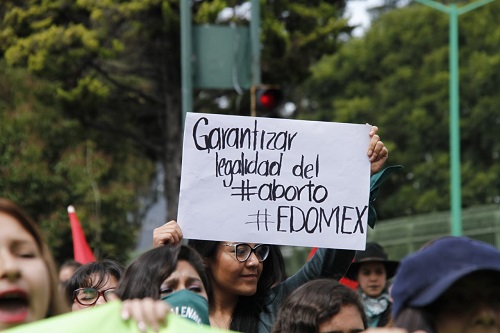 ¡Hay que abortar, hay que abortar, hay que abortar este sistema patriarcal! (Claudia Aguilar)