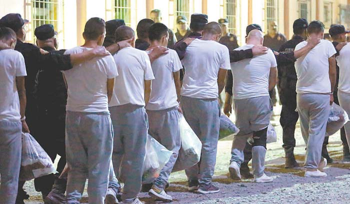 En el centro de readaptación social había una población de 2 mil 500 internos. Especial