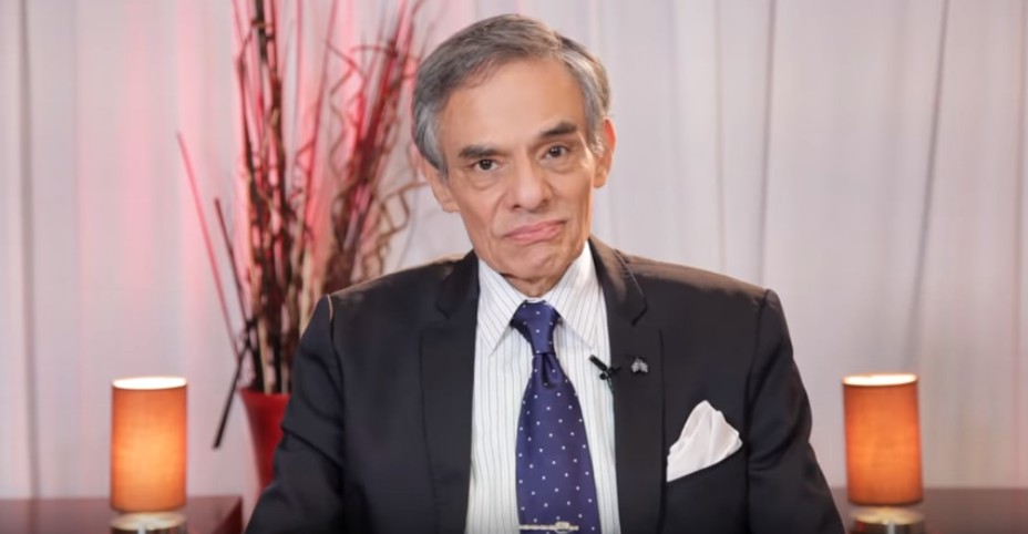 José José anunciando que padecía cáncer (YouTube).