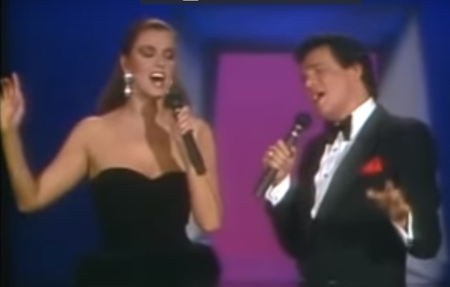 Lucía Méndez participó en un dueto junto a José José. (Captura de Pantalla)