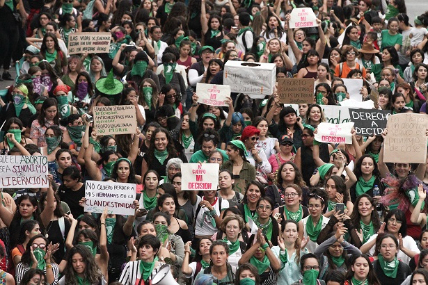 Mujeres piden despenalización por pedir abortar (Franco González)