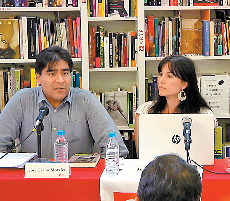 El profesor José Morales y la politóloga Arantxa Tirado. (Especial)