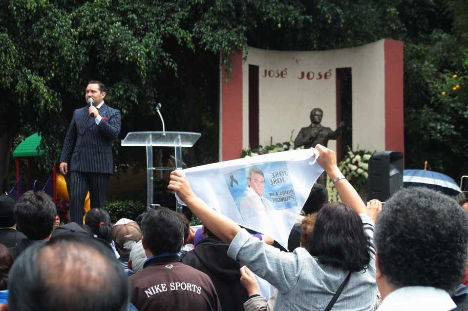 Recuerdan a José José en el parque de la China. (Alfonso Manzano)