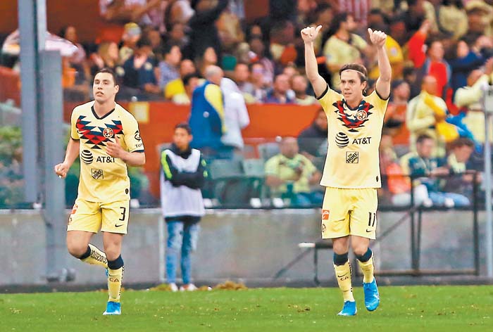 Sebastián Córdova reapareció con un doblete. Iván López