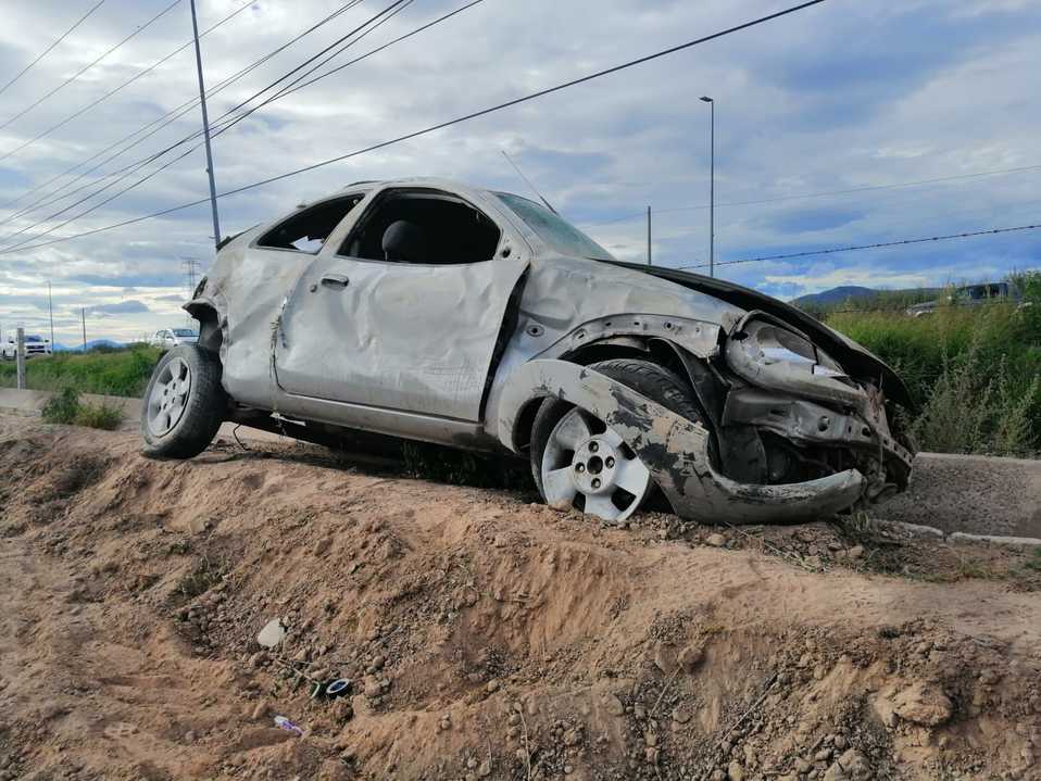 El conductor resultó lesionado por lo que fue trasladado a un hospital. (Especial)