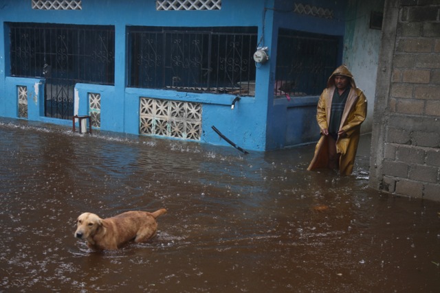 En Guerrero, 'Narda' dejó inundaciones y daños/Cuartoscuro.
