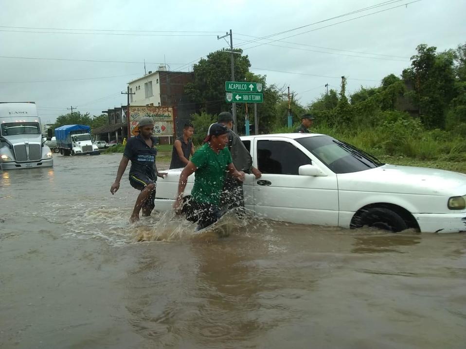 Las lluvias generadas por 'Narda' dejaron afectaciones en gran parte de Guerrero.