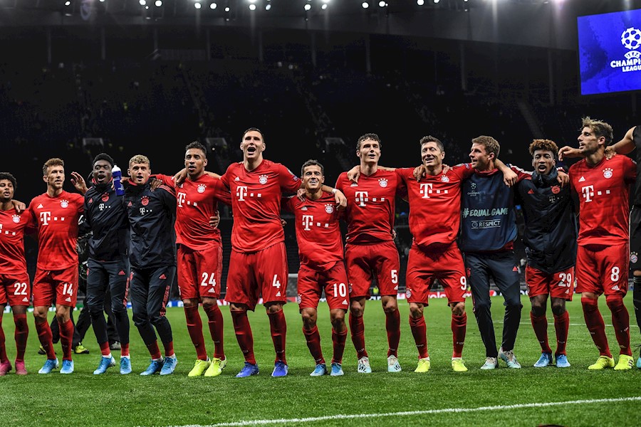 Bayern celebrando en triunfo (Reuters)