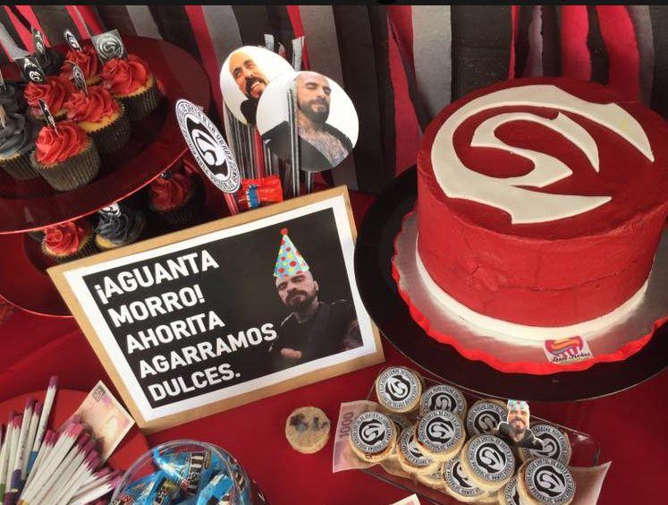 El Cartel de Santa protagonizó una fiesta infantil. (Facebook: Cynthia Paardo)