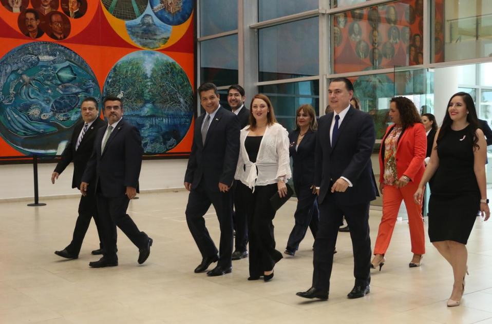 Llegada del gobernador Francisco Javier García Cabeza de Vaca al Congreso de Tamaulipas.