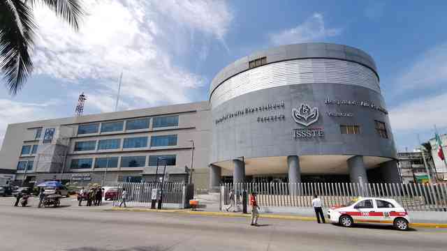 La mujer acusó al personal del hospital de negligencia médica. (Twitter)