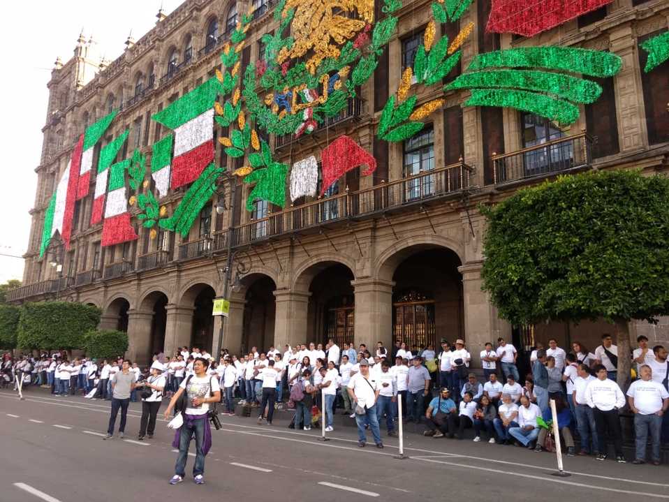 El 'Cinturón de Paz' resguardó el paso de la marcha de la Plaza de las Tres Culturas hasta el Zócalo (Alberto Evangelista)