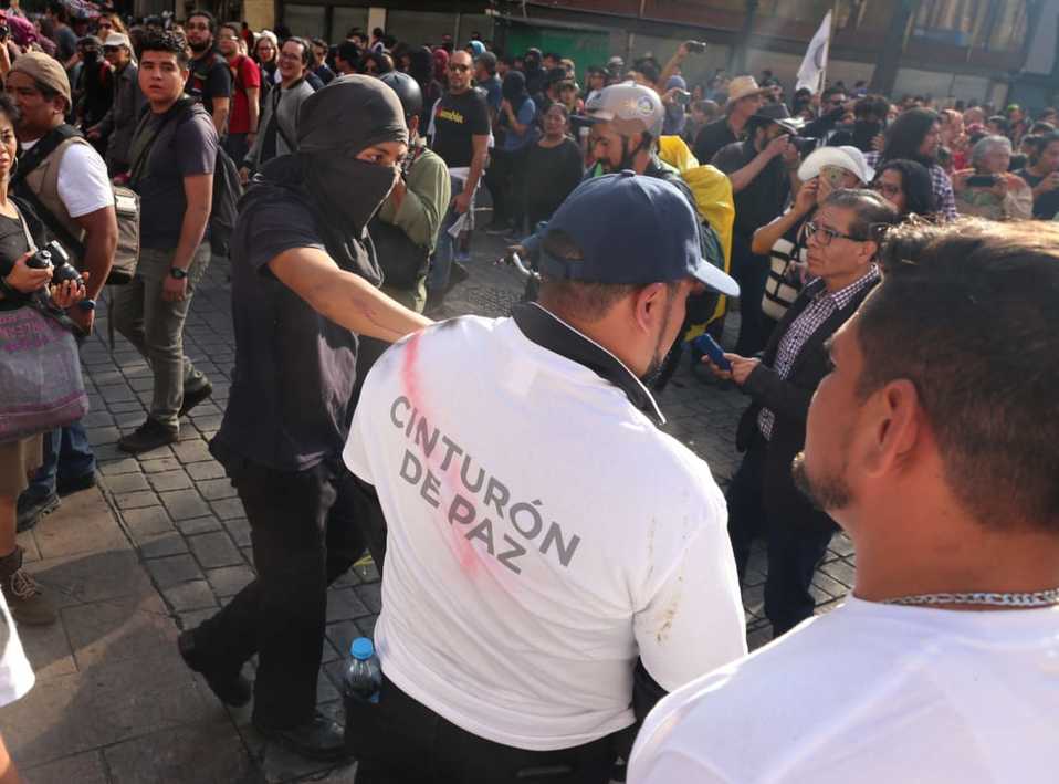 Enchapuchados en la marcha del 2 de octubre. (Javier Ríos)