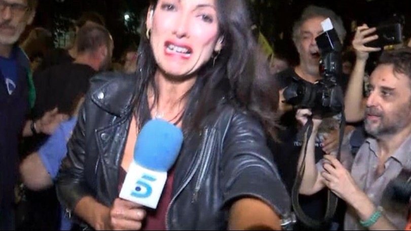 Laila Jímenez intentaba hacer una transmisión en vivo cuando los manifestantes la agredieron (Especial).
