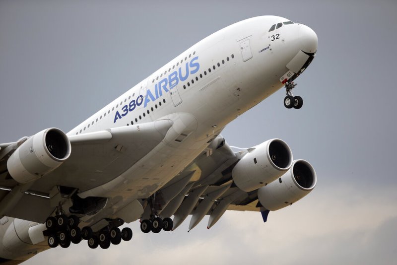La OMC se encuentra en una disputa corporativa de 15 años por el apoyo ilegal a los gigantes de la aviación transatlántica. (AP)
