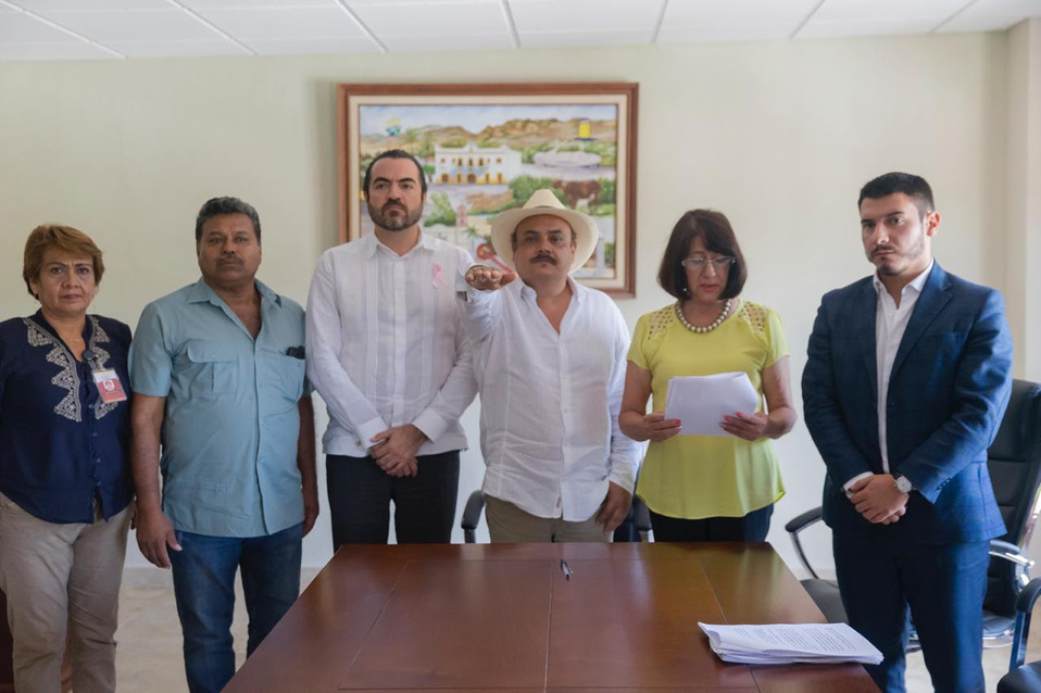 Ramiro Iturbe Parra rindió protesta como alcalde tras la detención del ganador de la elección. (David Monroy)
