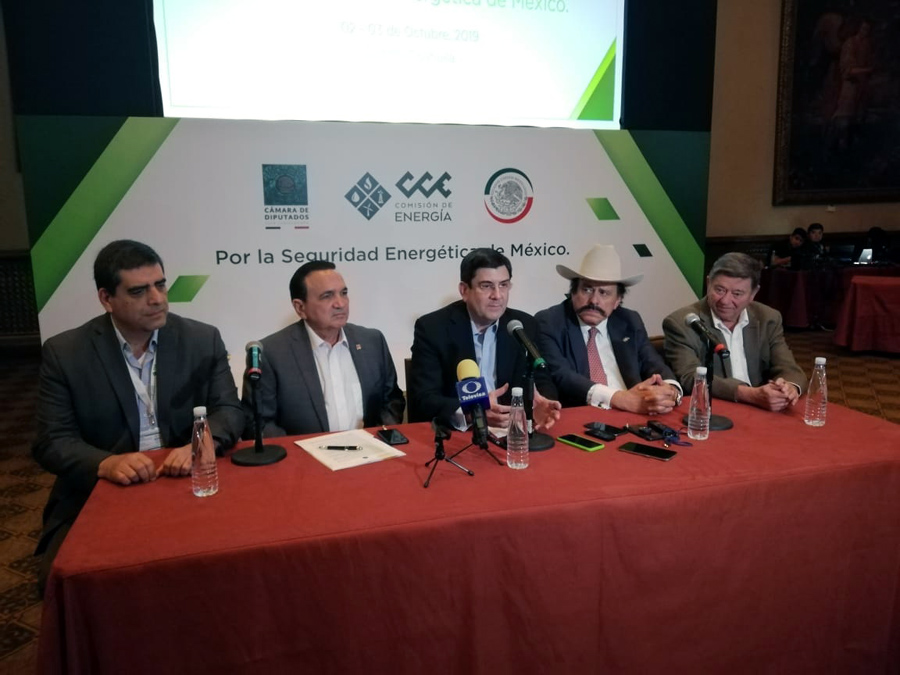 Se enfatizó que las reservas de petróleo y gas no convencional representan una riqueza invaluable. (Notivox Digital)